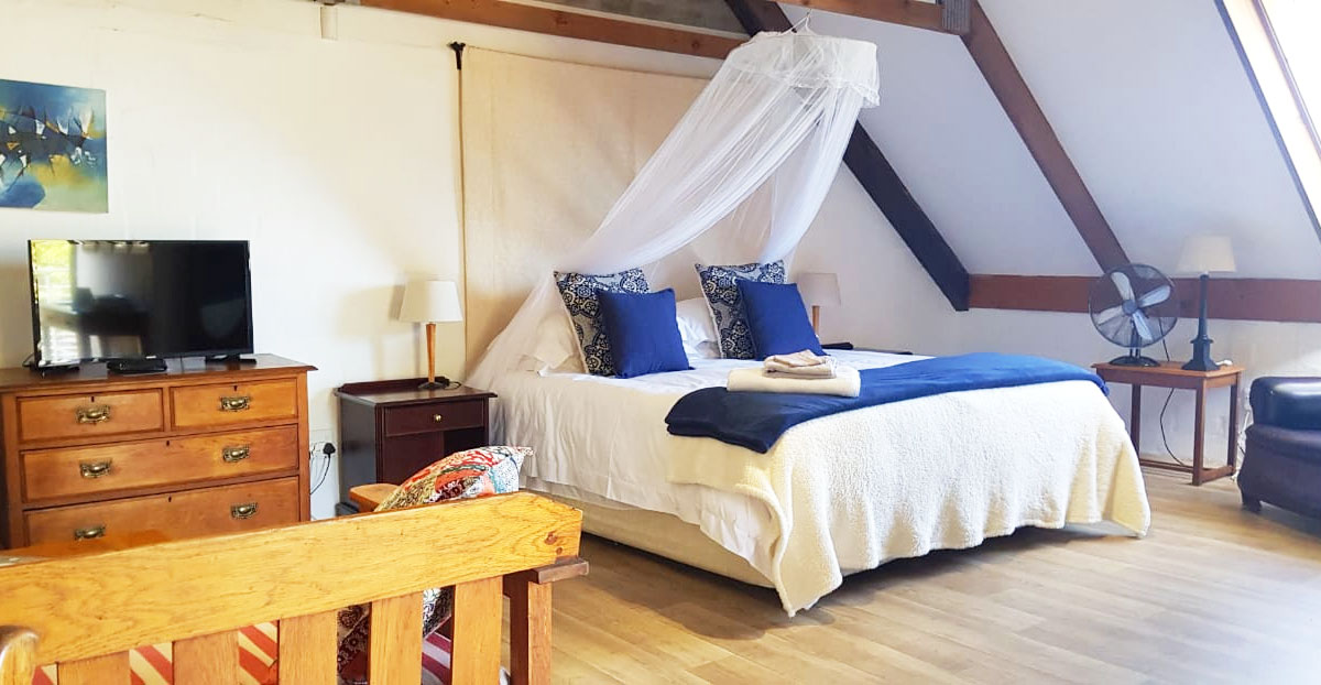 The Loft, a Luxury Self-Catering King Suite - Hemel en Aarde Accommodation
